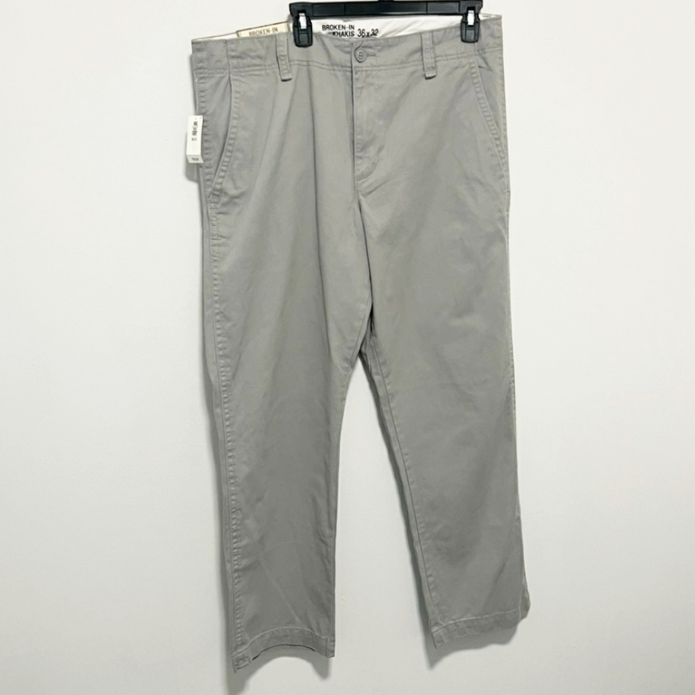 NWT Old Navy broken-in khakis 36x32